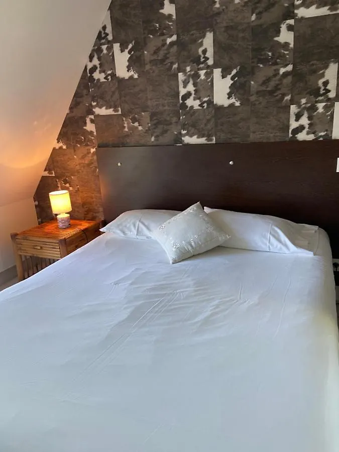 Domaine De Kerzuat Bed & Breakfast Plouarzel 3*,  France