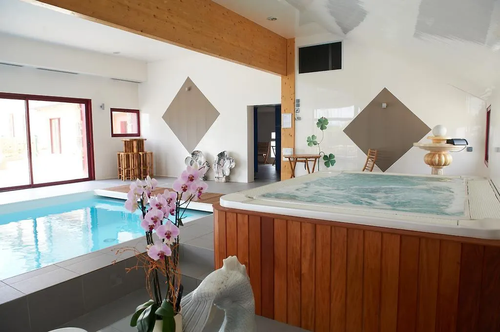 Domaine De Kerzuat Bed & Breakfast Plouarzel